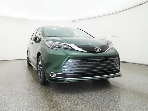 New 2026 Toyota Sienna Platinum image 22