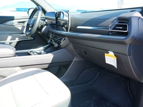 New 2026 Chevrolet Traverse LT w/ LPO, Floor Liner Package image 19