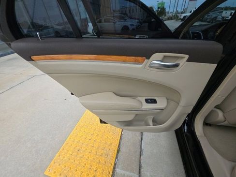 Used 2012 Chrysler 300 Limited w/ Luxury Group image 21