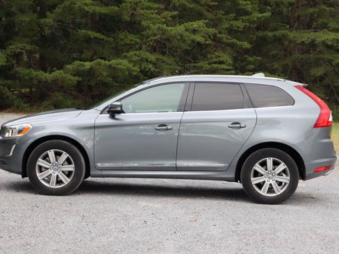 Used 2017 Volvo XC60 T5 Inscription w/ Advanced Package AWD/4WD image 41