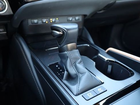 Used 2024 Lexus ES 300h w/ Premium Package image 21