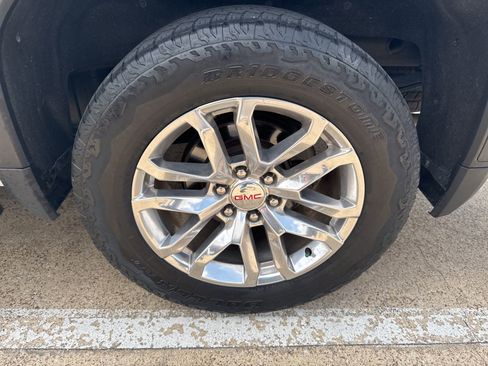 Used 2022 GMC Sierra 1500 SLT w/ SLT Premium Package image 4