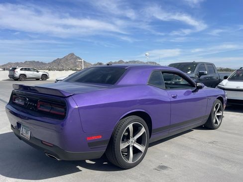 Used 2019 Dodge Challenger SXT image 2