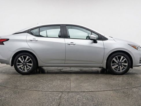 Used 2025 Nissan Versa SV image 11