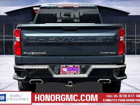 Used 2019 Chevrolet Silverado 1500 Custom Trail Boss w/ Custom Convenience Package AWD/4WD image 5
