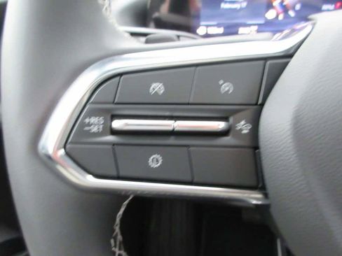 New 2026 Chevrolet Traverse LT w/ Sun and Wheel Package image 24