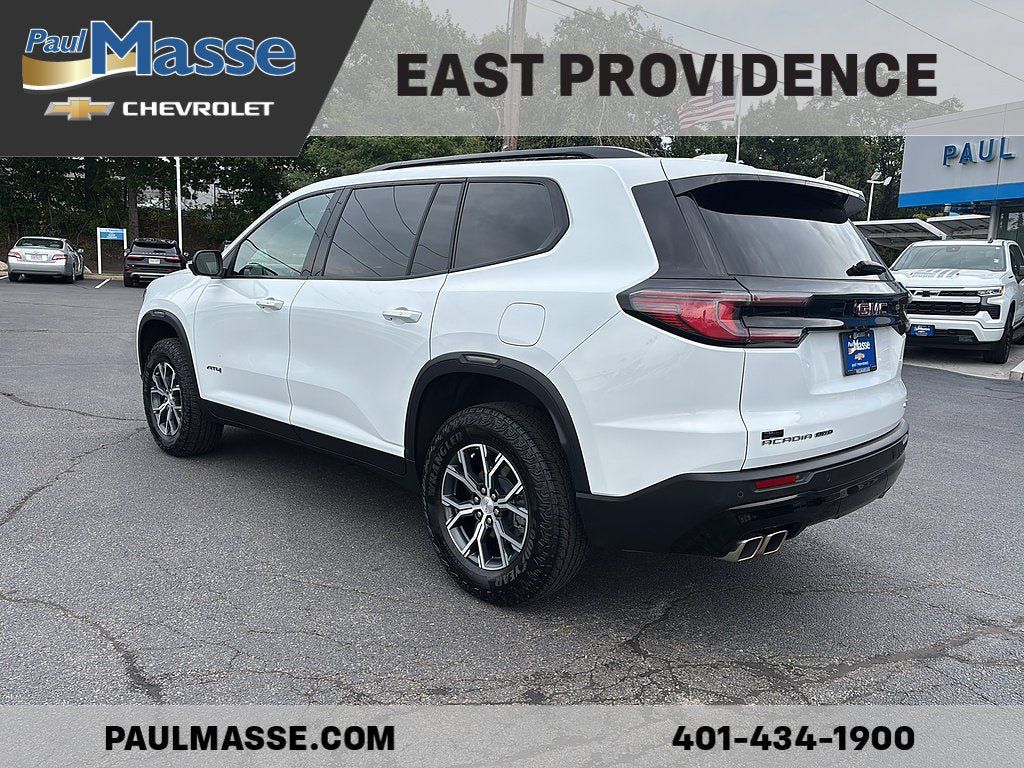 Used 2025 GMC Acadia AT4 w/ Luxury Package AWD/4WD image 5