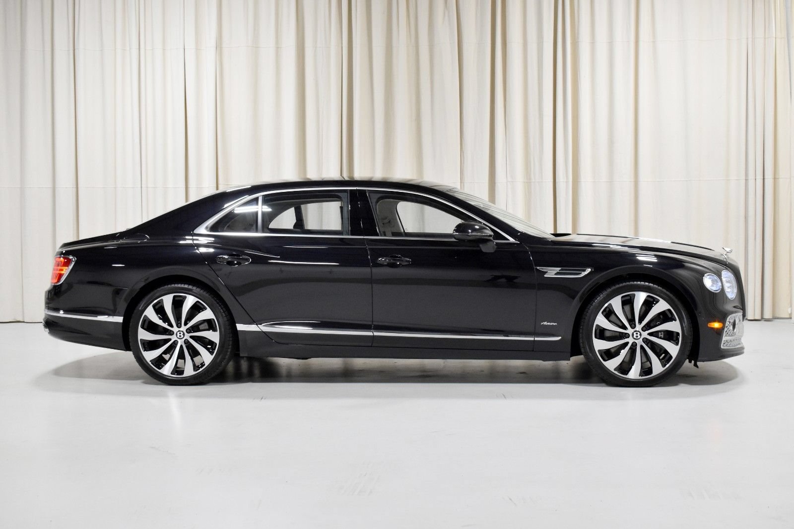 Certified 2023 Bentley Flying Spur Azure AWD/4WD image 5