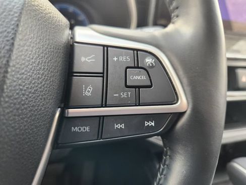 Used 2024 Toyota Highlander Platinum FWD image 29