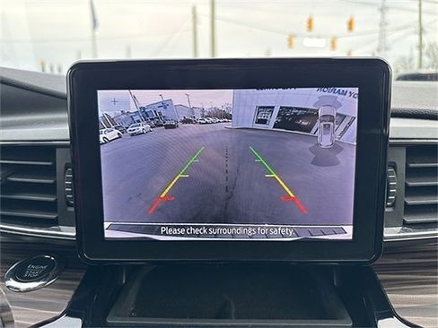 Used 2024 Ford Explorer Limited image 16