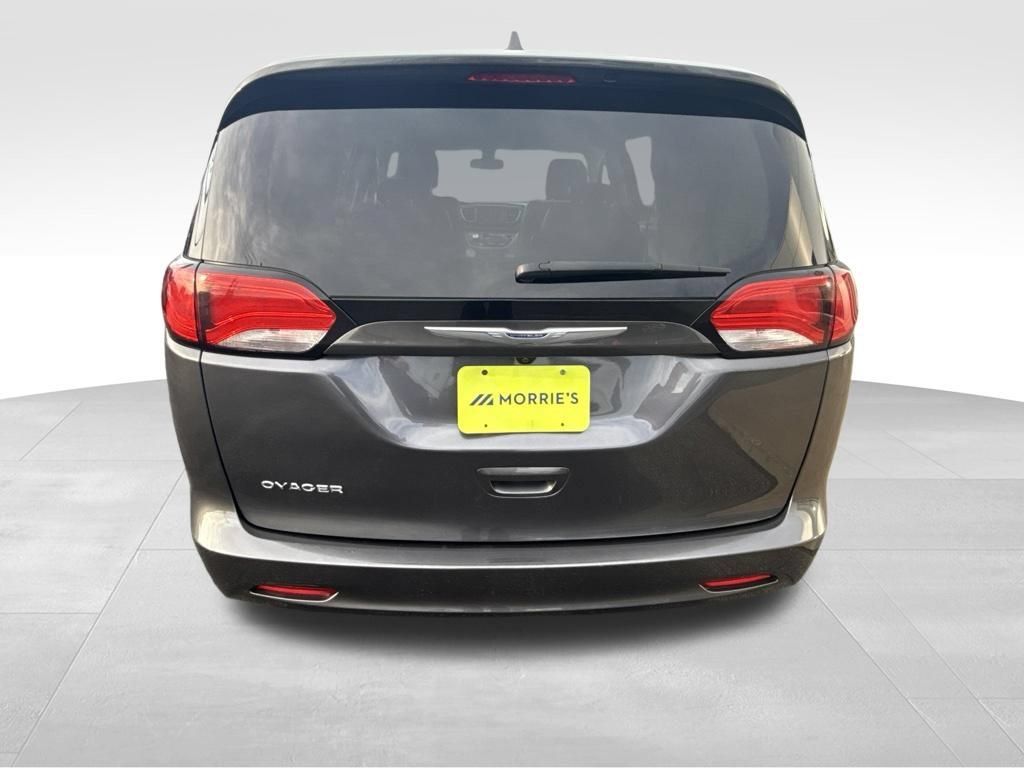 Used 2020 Chrysler Voyager Lxi FWD image 10