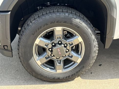 New 2026 GMC Sierra 2500 SLT w/ SLT Premium Package AWD/4WD image 17