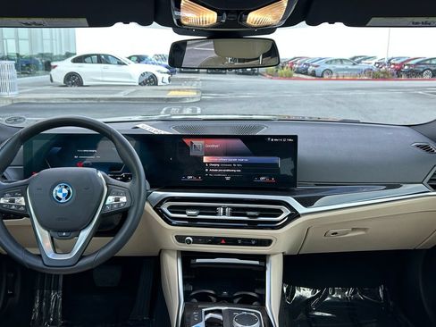 Used 2023 BMW i4 eDrive35 RWD image 34