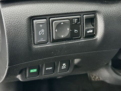 Used 2015 Nissan Sentra SR FWD image 17