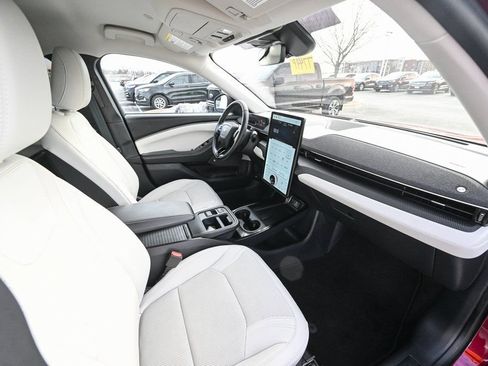 Certified 2025 Ford Mustang Mach-E Premium image 24