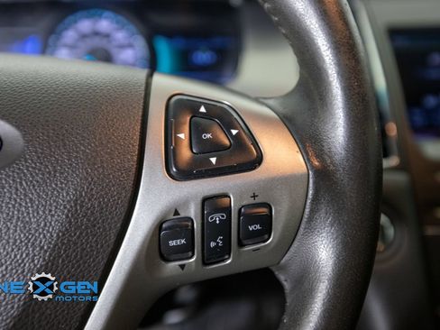 Used 2013 Ford Taurus SEL FWD image 15