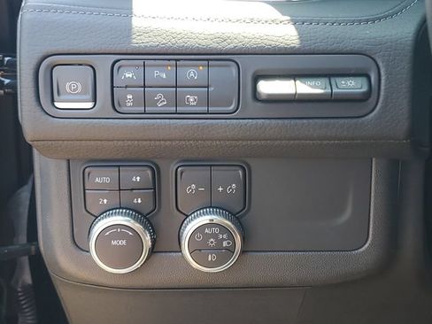 Used 2023 GMC Yukon Denali AWD/4WD image 20