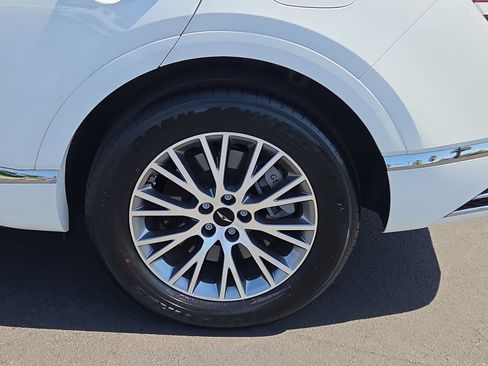 Certified 2025 Genesis GV80 2.5T Standard AWD/4WD image 12