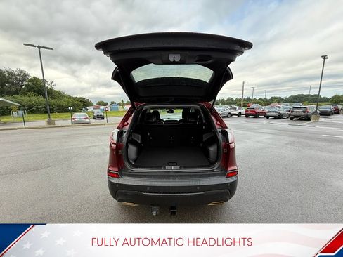Used 2021 Jeep Cherokee Latitude Lux w/ Comfort/Convenience Group FWD image 8
