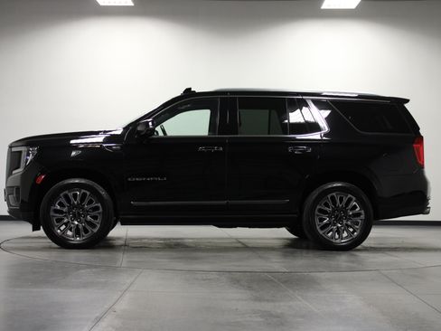 Used 2023 GMC Yukon Denali Ultimate AWD/4WD image 7