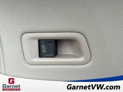 Certified 2025 Volkswagen Atlas SEL Premium R-Line image 27