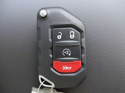 New 2026 Jeep Wrangler Unlimited Sahara AWD/4WD image 31