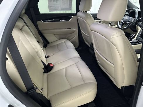 Used 2019 Cadillac XT5 AWD image 17