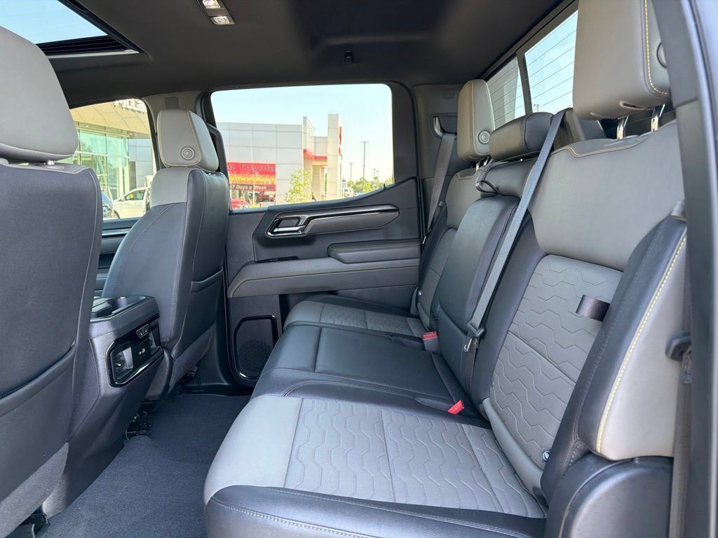 Used 2023 Chevrolet Silverado 1500 ZR2 w/ Technology Package AWD/4WD image 5