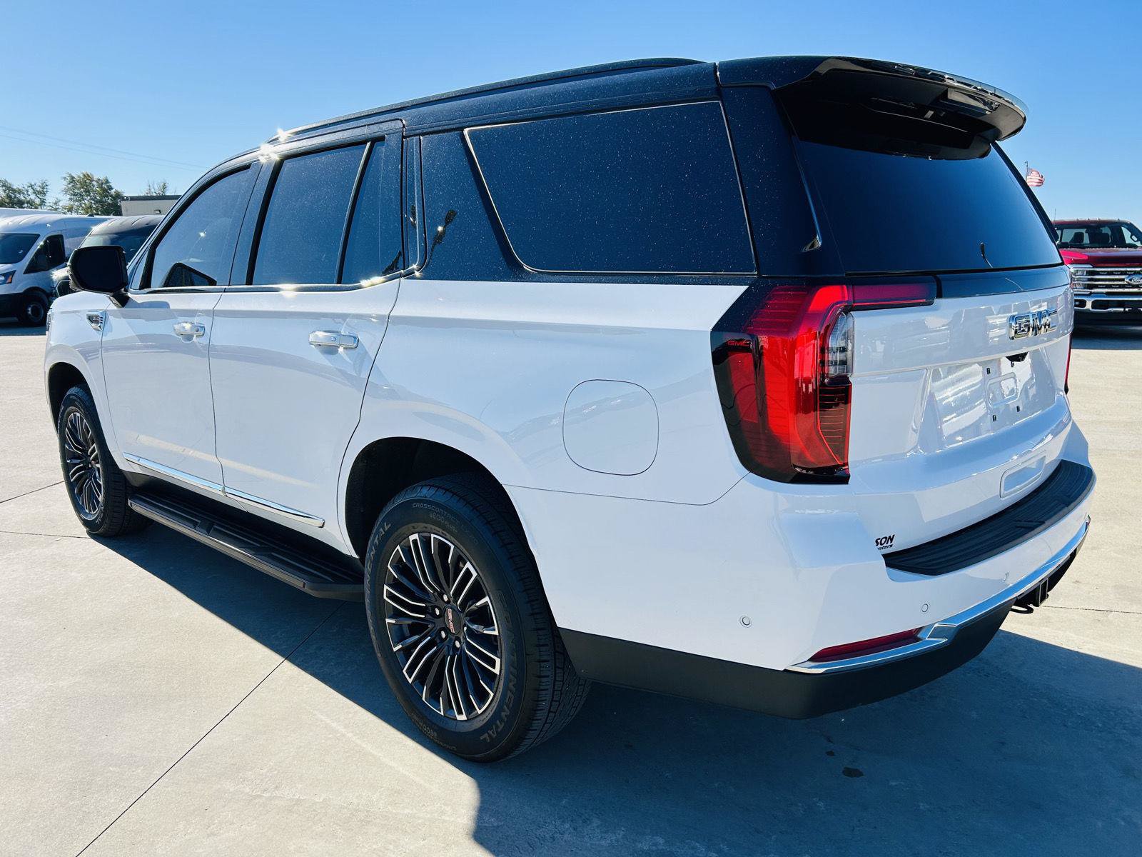 Used 2025 GMC Yukon Elevation AWD/4WD image 45