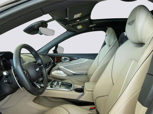 Used 2025 Aston Martin DBX 707 image 11