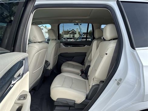 Used 2024 Cadillac XT6 Premium Luxury w/ Technology Package image 13