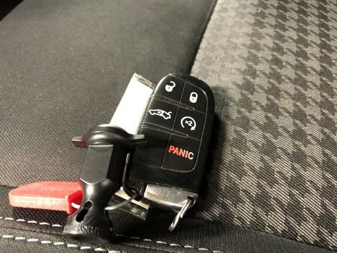 Used 2019 Dodge Charger SXT w/ Blacktop Package AWD/4WD image 29