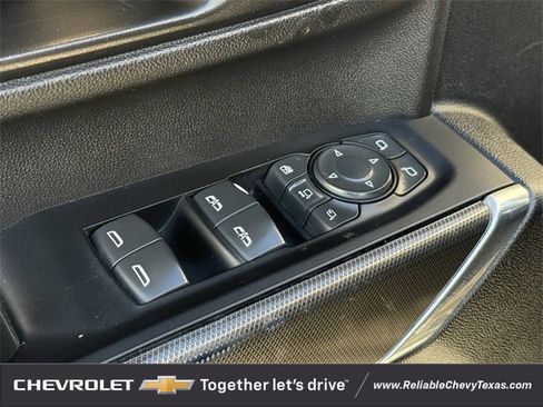 Used 2022 GMC Sierra 2500 AT4 image 34