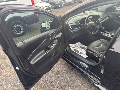 Used 2017 Chevrolet Volt LT w/ Comfort Package image 26