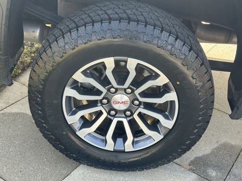 Used 2022 GMC Sierra 1500 AT4 w/ AT4 Preferred Package image 19