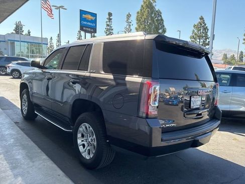 Used 2017 GMC Yukon SLE w/ Convenience Package RWD image 3