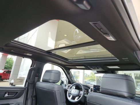 New 2025 Toyota Sequoia Platinum image 31