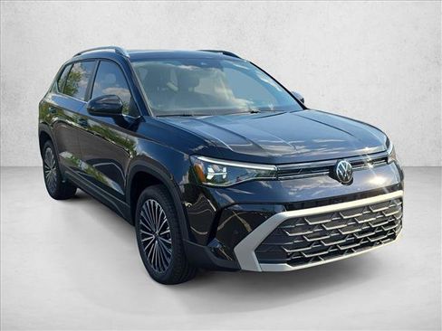New 2026 Volkswagen Taos SE FWD image 11