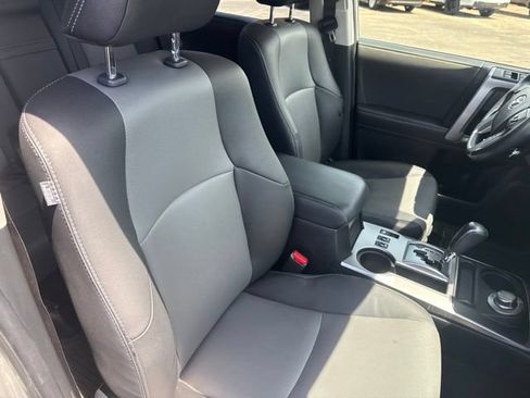 Used 2024 Toyota 4Runner SR5 Premium w/ SR5 Premium Package AWD/4WD image 17