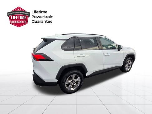 Used 2022 Toyota RAV4 XLE w/ Convenience Package FWD image 7