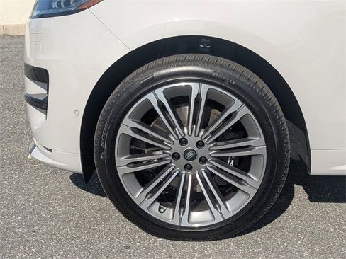 New 2025 Land Rover Range Rover Sport Dynamic SE image 10