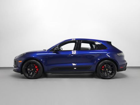 Certified 2024 Porsche Macan GTS w/ GTS Sport Package AWD/4WD image 2