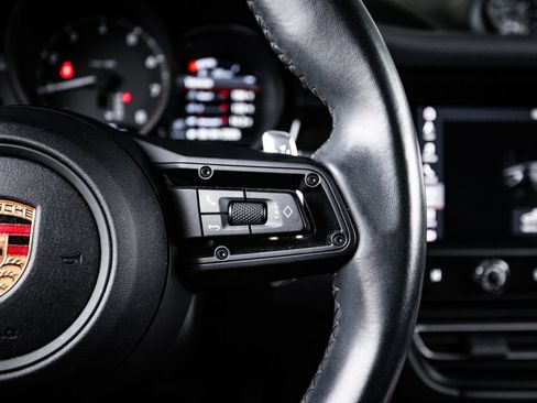 Certified 2024 Porsche Macan AWD/4WD image 16