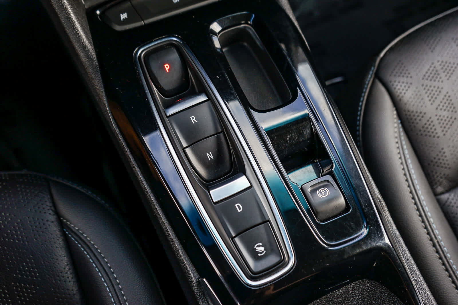 Used 2023 Chevrolet Bolt LT w/ Infotainment Package FWD image 19