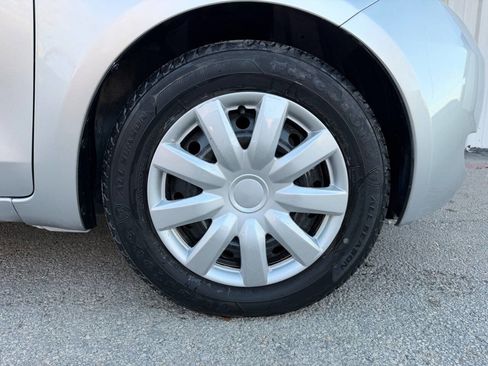 Used 2007 Toyota Yaris 2-Door Hatchback image 11