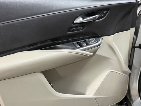 Used 2021 Cadillac XT4 Premium Luxury FWD image 10