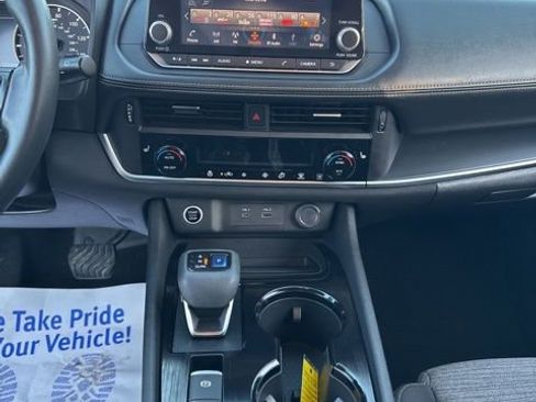 Used 2021 Nissan Rogue S FWD image 11
