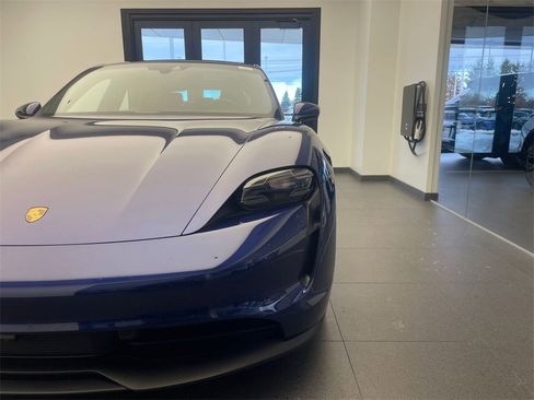 Used 2021 Porsche Taycan 4S image 22