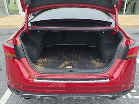 Used 2021 Nissan Altima 2.5 SR w/ SR Premium Package image 9