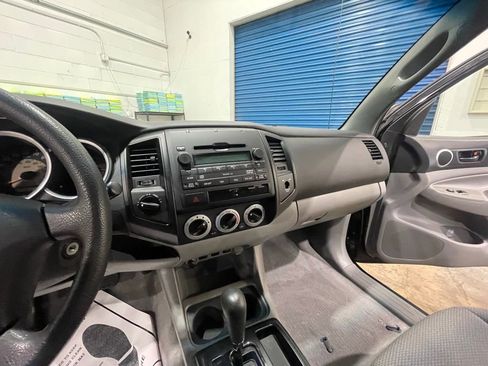 Used 2010 Toyota Tacoma 4x4 Access Cab V6 image 23
